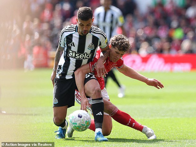 Elliot Anderson es un futbolista de £ 100 millones y ya no jugará en la batalla por el descenso: Man City o Man United lo están esperando, escribe TOM COLLOMOSSE de Nottingham Forest 1-1 Newcastle