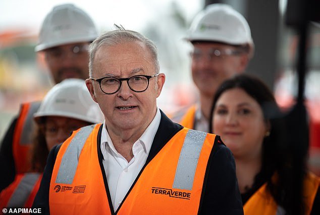 Anthony Albanese defiende el incumplimiento de la promesa por los cambios de marcha negativos