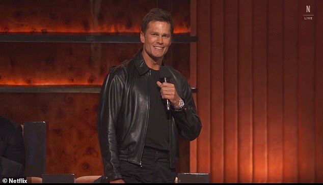 Cringe Tom Brady coquetea con la esposa de Kevin Hart en su regreso a Netflix… dos años después de su propio programa de terror