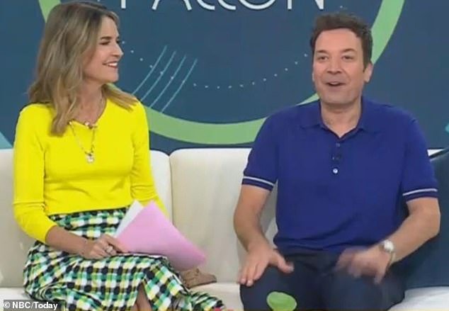 La desconsolada presentadora de televisión estadounidense Savannah Guthrie será la anfitriona del programa Wordle filmado en Manchester, después de admitir que ella y su madre desaparecida se han vuelto más cercanas a través del juego.