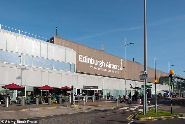 ¿Besar y volar? ¡Ahora besa y llora un poco más! Las tarifas de regreso al aeropuerto aumentan a £ 8,50 para aumentar el sufrimiento de los pasajeros