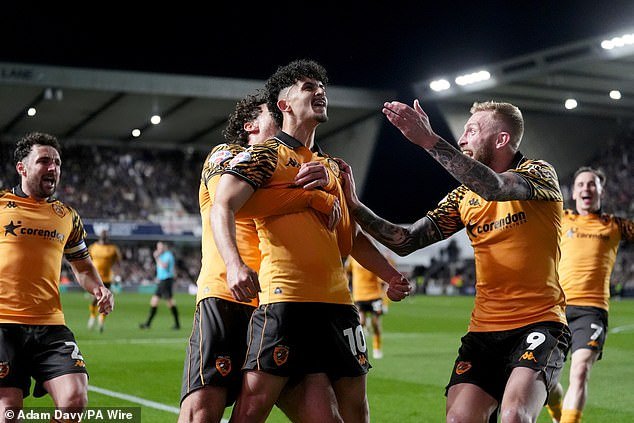 Hull City llega a la final del play-off del campeonato con una impresionante victoria por 2-0 sobre Millwall, mientras los Tigres “desaliñados y valientes” volvieron a alterar las probabilidades para reservar un gran enfrentamiento en Wembley.