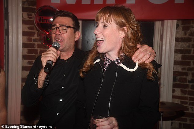 La luchadora Angela Rayner critica a Starmer por bloquear el regreso de su novio Andy Burnham