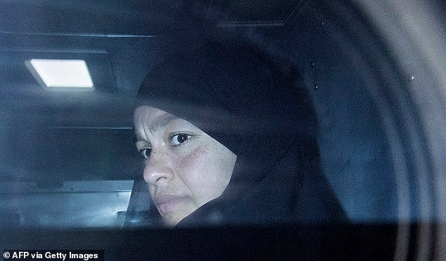 Esclava “traumatizada” fue secuestrada cuando era niña y vendida a ISIS – el testigo clave testificará contra las dos “novias de ISIS” australianas acusadas de crímenes contra la HUMANIDAD