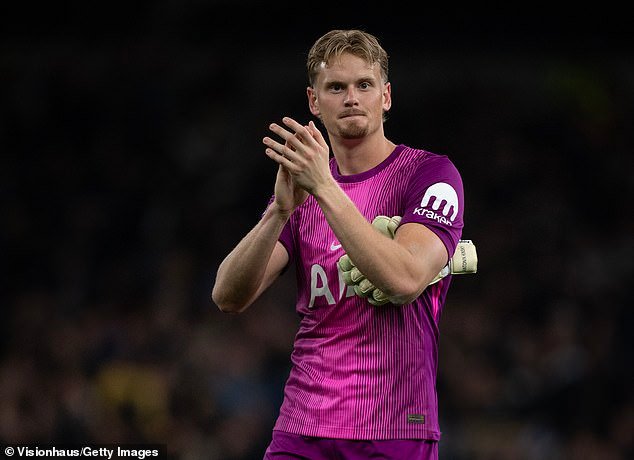 ¿Fue la salvada de Antonin Kinsky la mejor de la temporada de la Premier League? Los expertos del Daily Mail Sport revelan sus favoritos, incluidas las hazañas de David Raya y Jordan Pickford