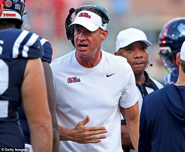 Lane Kiffin provoca indignación al revelar por qué dejó a Ole Miss por un contrato de 91 millones de dólares en LSU: ‘Diversidad… no segregación’
