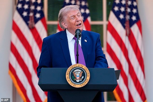 Después del escándalo del alcohol del director del FBI, Trump condena humillantemente a Kash Patel en cinco palabras