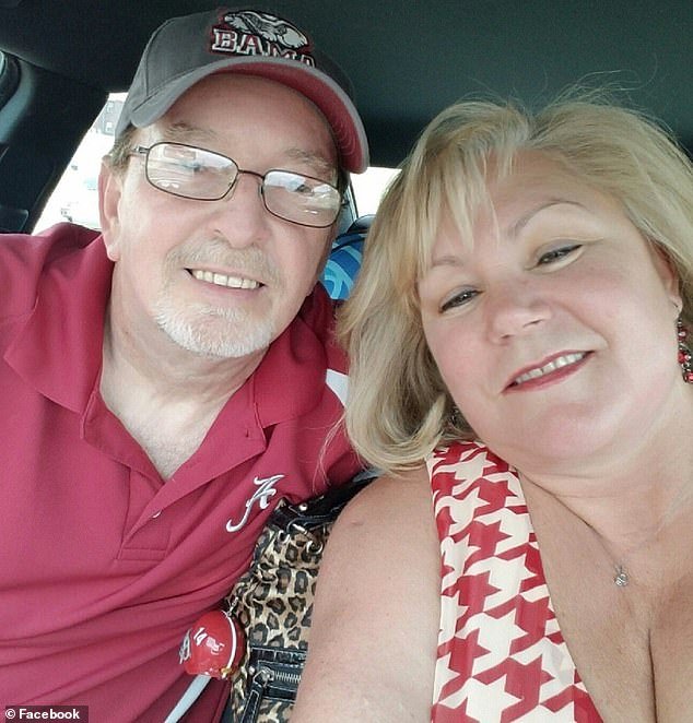 Una mujer de Alabama de 65 años disparó y mató a su marido de 69 años porque estaba siendo molesto, dicen los fiscales.