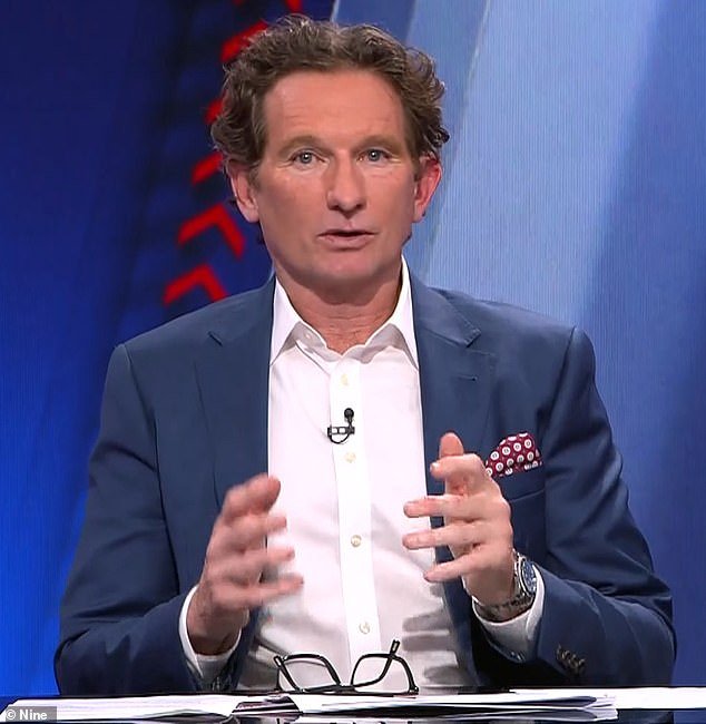 La leyenda del fútbol James Hird fue trasladado de urgencia al hospital y sometido a anestesia general después de un incidente de salud mientras filmaba para Channel Nine.