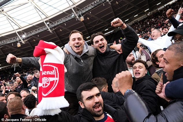 El Arsenal está cobrando a los aficionados £130.000 por una BOX para su partido contra el Burnley, ya que los Gunners podrían poner fin a su sequía de 22 años de títulos de la Premier League.