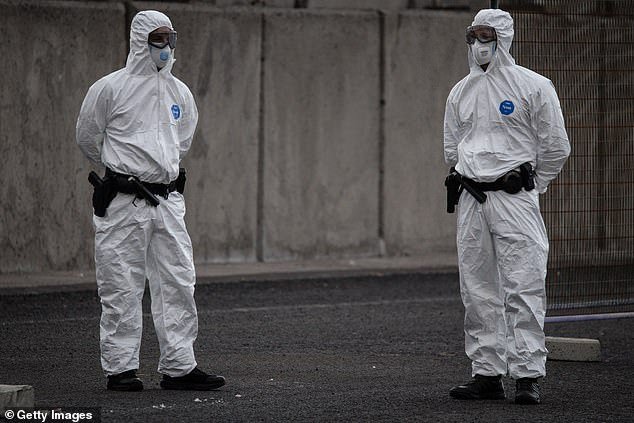 Se teme que un residente del Medio Oeste que NO participó en un crucero contra el virus de las ratas haya contraído hantavirus, ya que el médico millonario de Oregón, de 69 años, dice que contrajo la enfermedad durante la expedición.