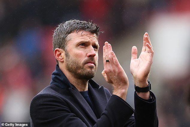 Michael Carrick se está preparando para ser nombrado entrenador en jefe permanente del Man United, mientras el equipo directivo se prepara para hacer una recomendación a Sir Jim Ratcliffe.