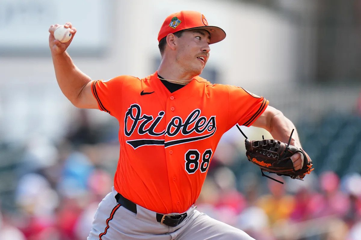 Los Orioles están convocando al mejor lanzador prospecto Trey Gibson para enfrentar a los Yankees el domingo, dice el manager Craig Albernaz.