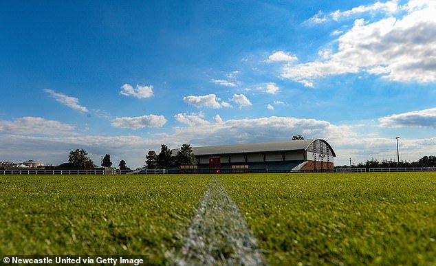 Southampton se enfrenta a cargos de la EFL después de que un miembro del personal fuera sorprendido “espiando” entre los arbustos en Middlesbrough antes de su choque de play-off.