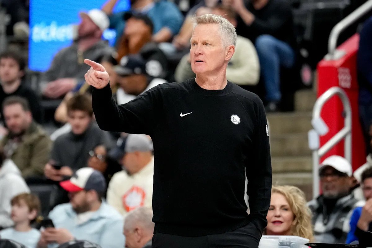 Según los informes, Steve Kerr acepta un contrato de dos años con los Warriors después de los rumores de salida y sigue siendo el entrenador mejor pagado de la NBA.