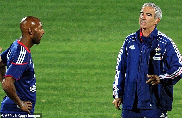 Un diario revela lo que REALMENTE piensan los entrenadores de fútbol sobre sus jugadores: Thierry Henry – “banal y egocéntrico”, Nicolas Anelka – “un completo idiota” y un compañero de equipo es un “idiota”