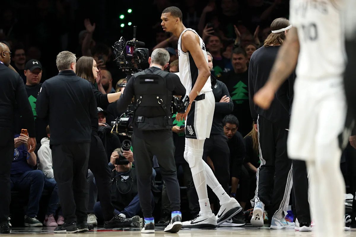 La estrella de los Spurs, Victor Wembanyama, no enfrentará una multa después de ser suspendido después del Juego 4 por darle un codazo a Naz Reid.