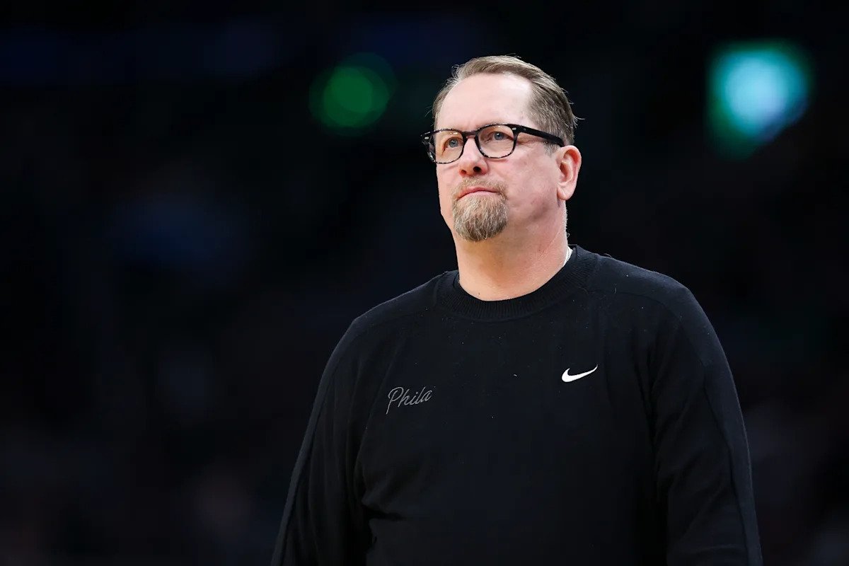 El entrenador de los Sixers, Nick Nurse, dejará el equipo el martes debido al funeral de su hermano.