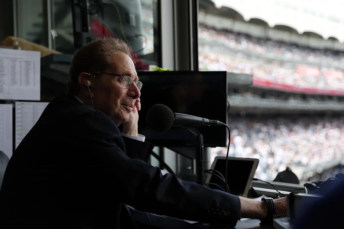 Muere John Sterling, legendario locutor de los Yankees, a los 87 años