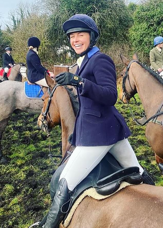 La eventer británica de 36 años murió cuando fue arrojada de su caballo y este cayó encima de ella, según la investigación.