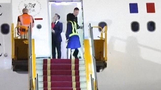 La infame “bofetada” de Brigitte Macron contra Emmanuel “se desencadenó cuando vio un mensaje de una actriz iraní”, dice un nuevo libro