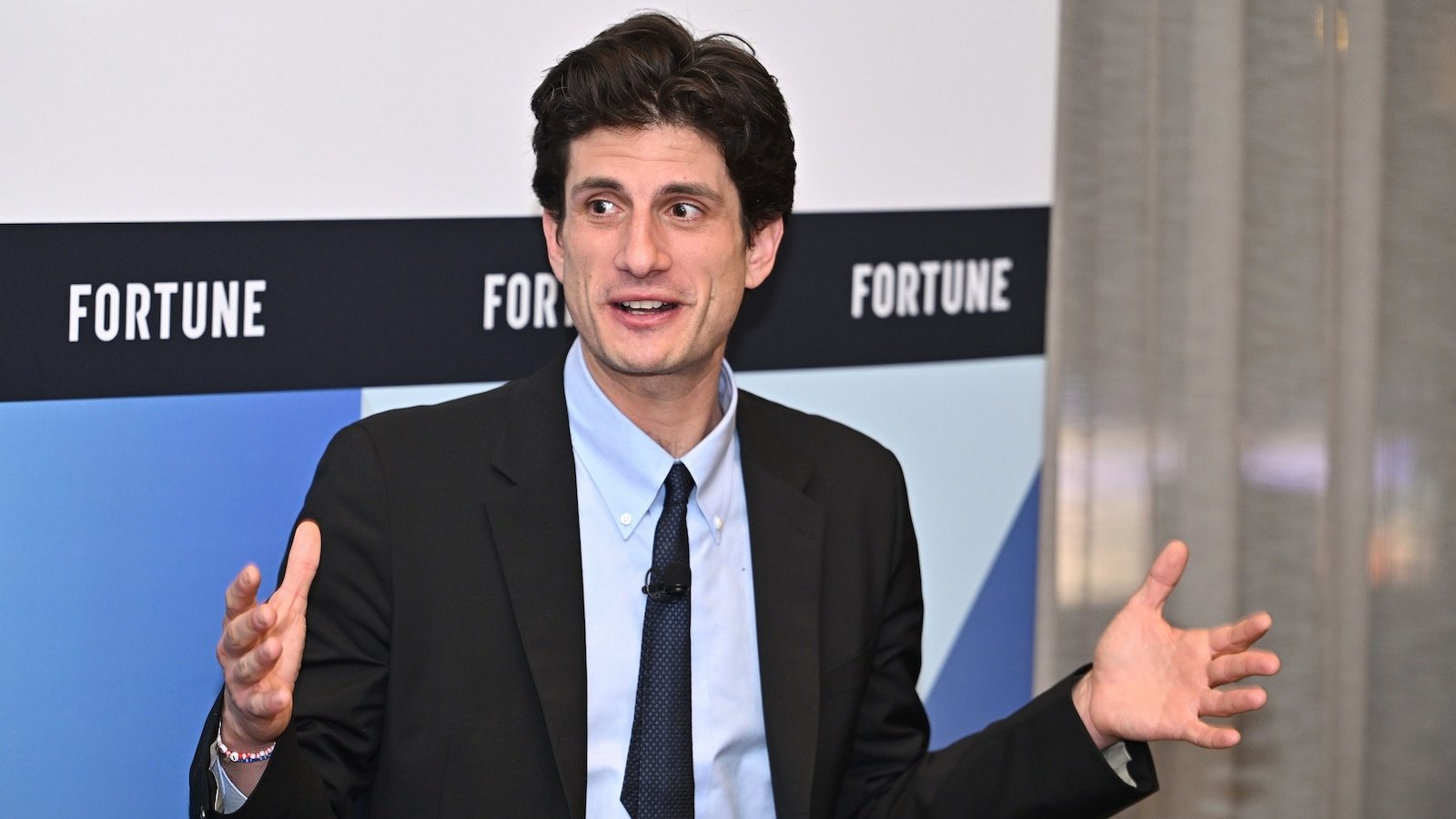 Jack Schlossberg, candidato demócrata a la Cámara de Representantes de Nueva York, propone un crédito fiscal mensual por hijos