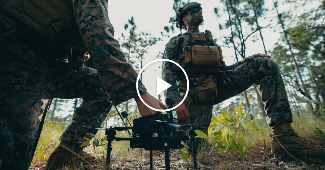 Marines estadounidenses completan un curso intensivo sobre guerra con drones