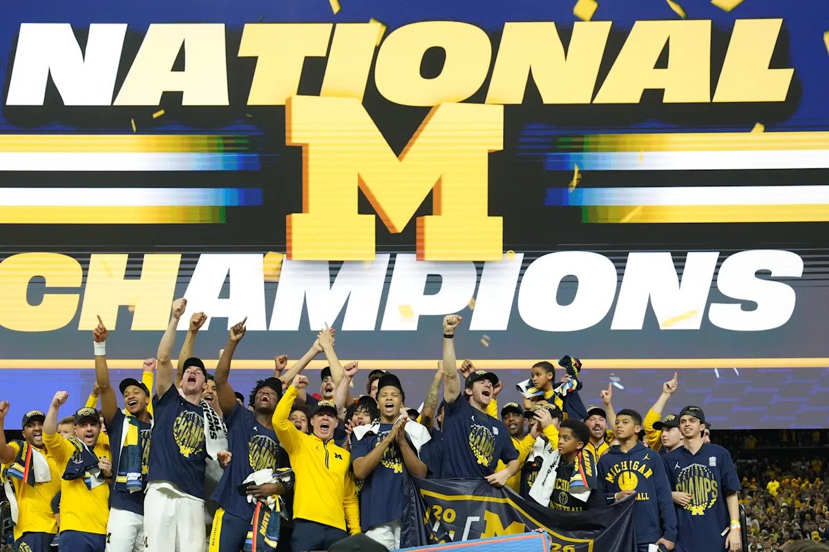 UConn, Michigan, se prepara para una revancha en el Juego de Campeonato de la NCAA en la primera semana de la temporada de baloncesto universitario 2026-27.