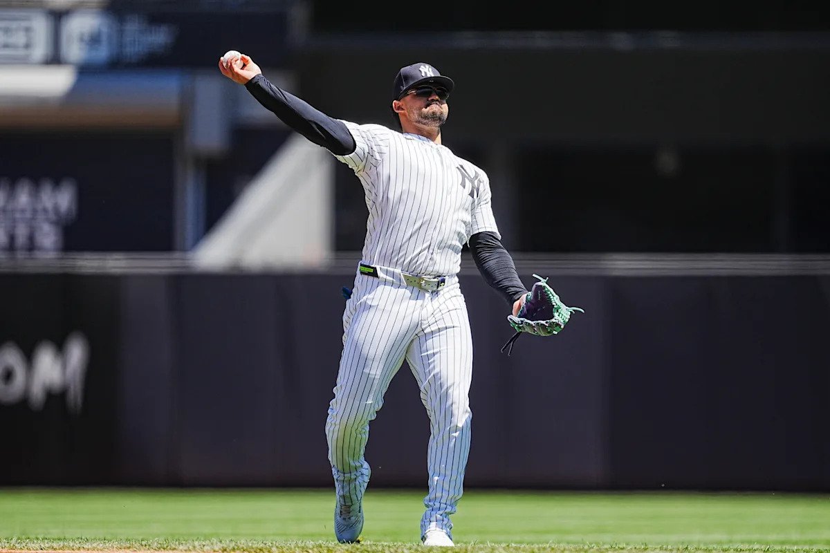 El jugador de los Yankees Jason Domínguez hace la atrapada destacada y se dirige a la ambulancia
