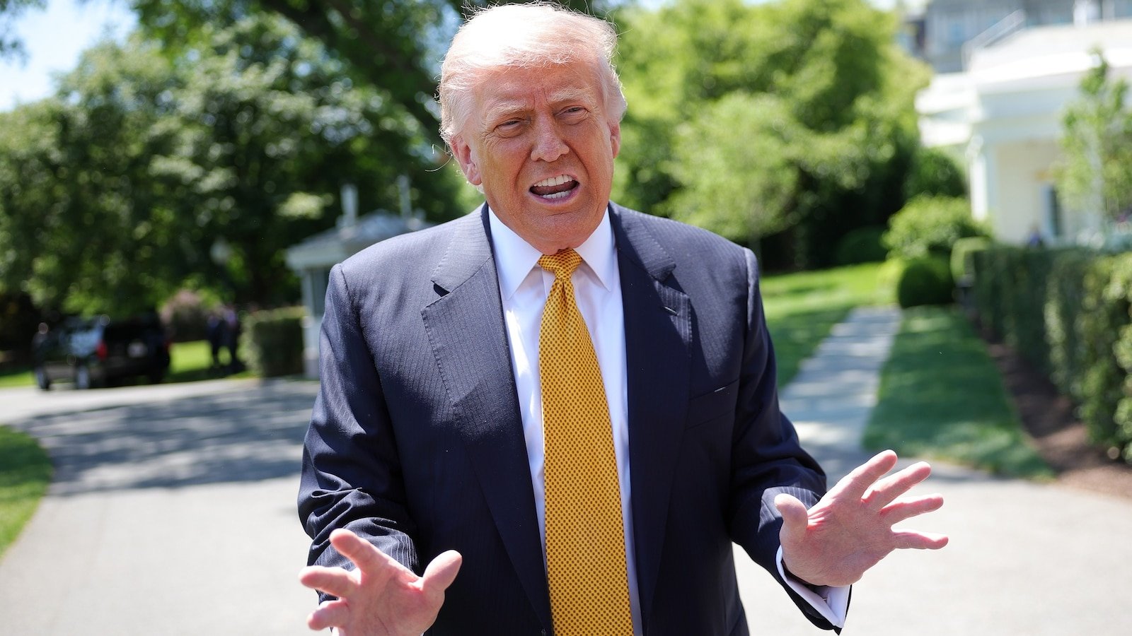 El tribunal de apelaciones suspende temporalmente la orden que declara ilegales los aranceles globales del 10 por ciento de Trump