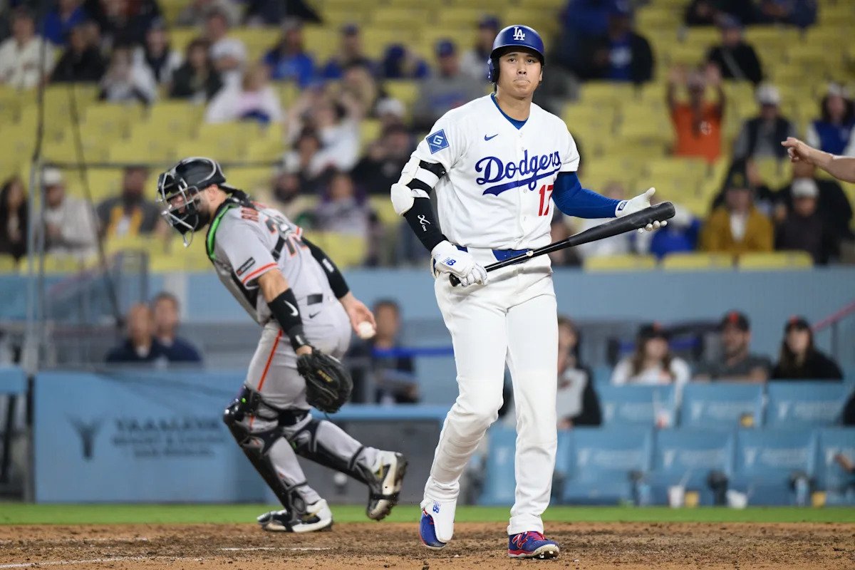 Los Dodgers le dan un descanso de la caja de bateo al deprimido Shohei Ohtani
