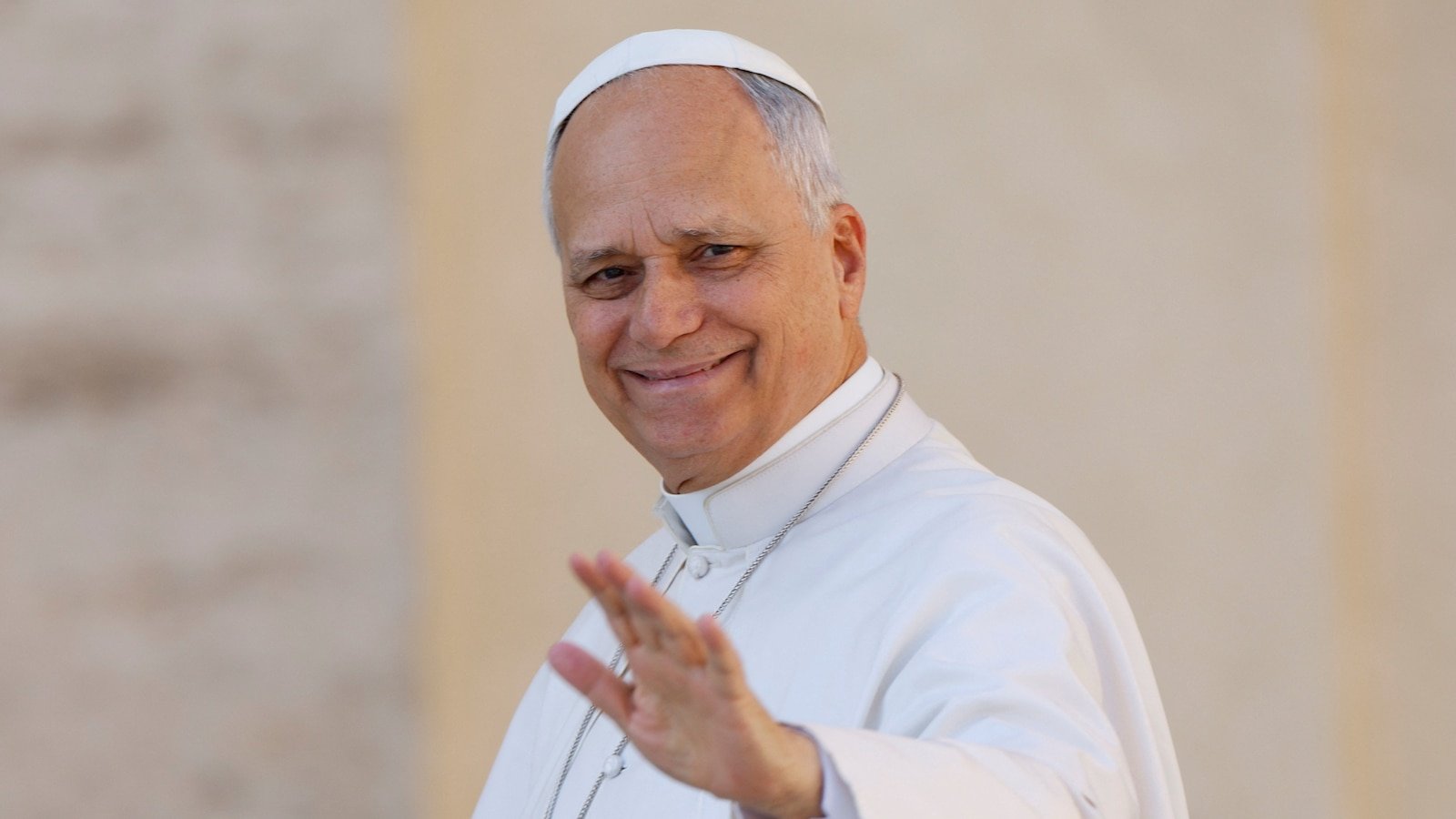 Los estadounidenses tienen una visión positiva del Papa Leo y una reacción negativa al mensaje de Trump sobre Jesús: encuesta de ABC News/Washington Post/Ipsos