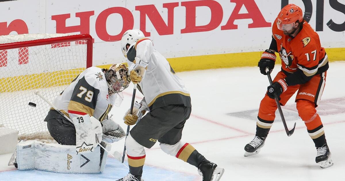 Playoffs de la NHL: los Ducks derrotan a Vegas en el Juego 4 para igualar la serie