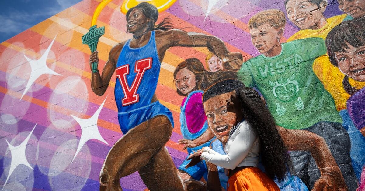 La medallista olímpica Brittany Brown, que alguna vez fue una niña “enfermiza”, ahora tiene un mural