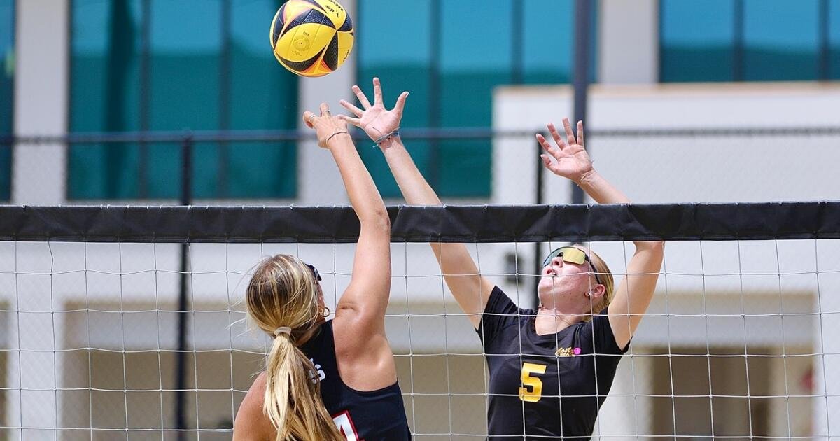 Mira Costa derrota a JSerra y gana el título de voleibol playa femenino